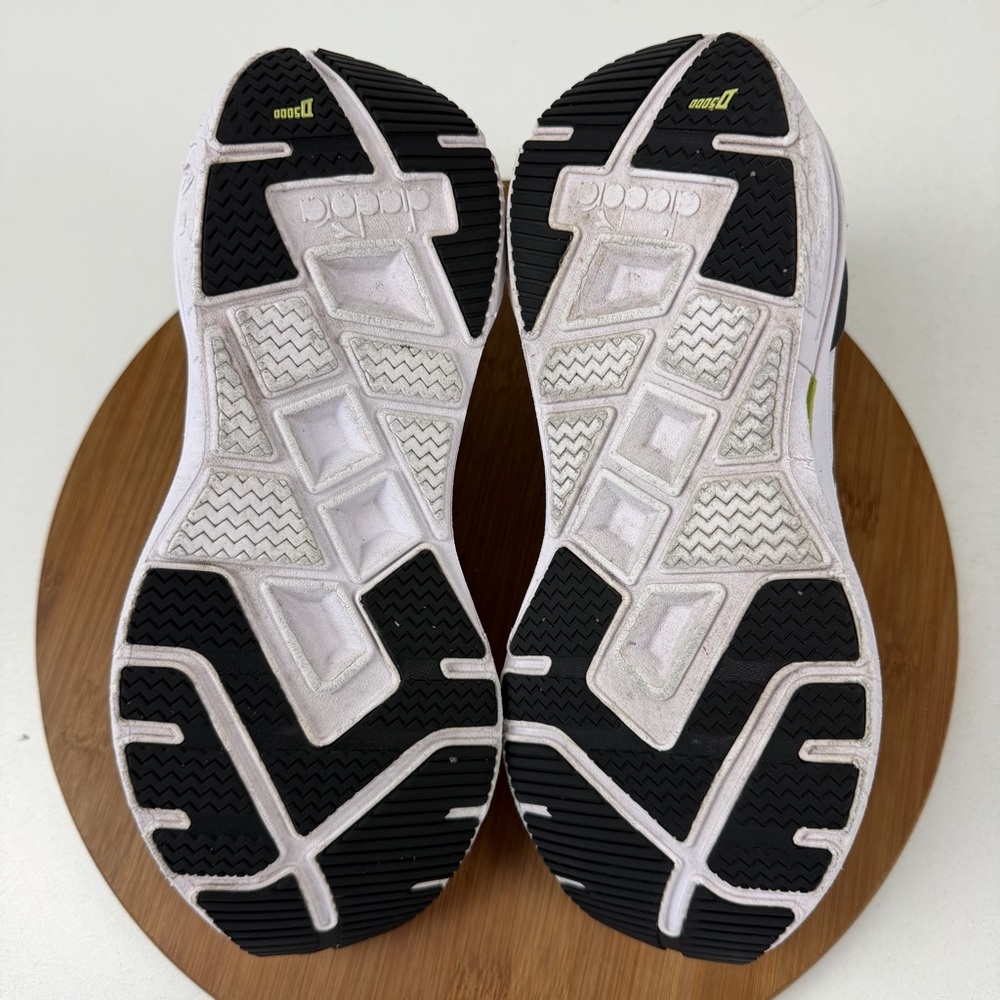 Diadora Cellula Black and White Sneakers - Picture 8 of 11